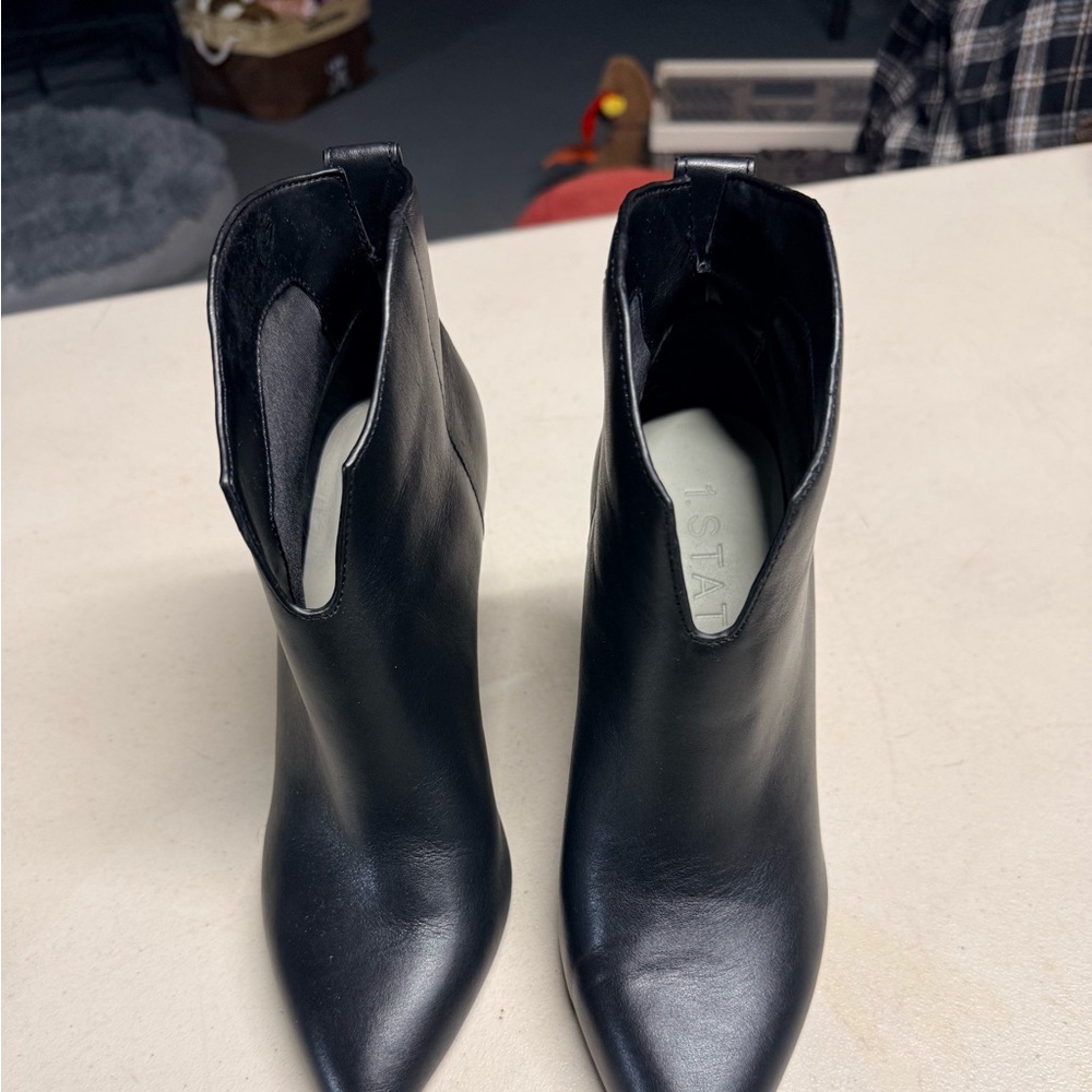 1.state black ankle booty size 6